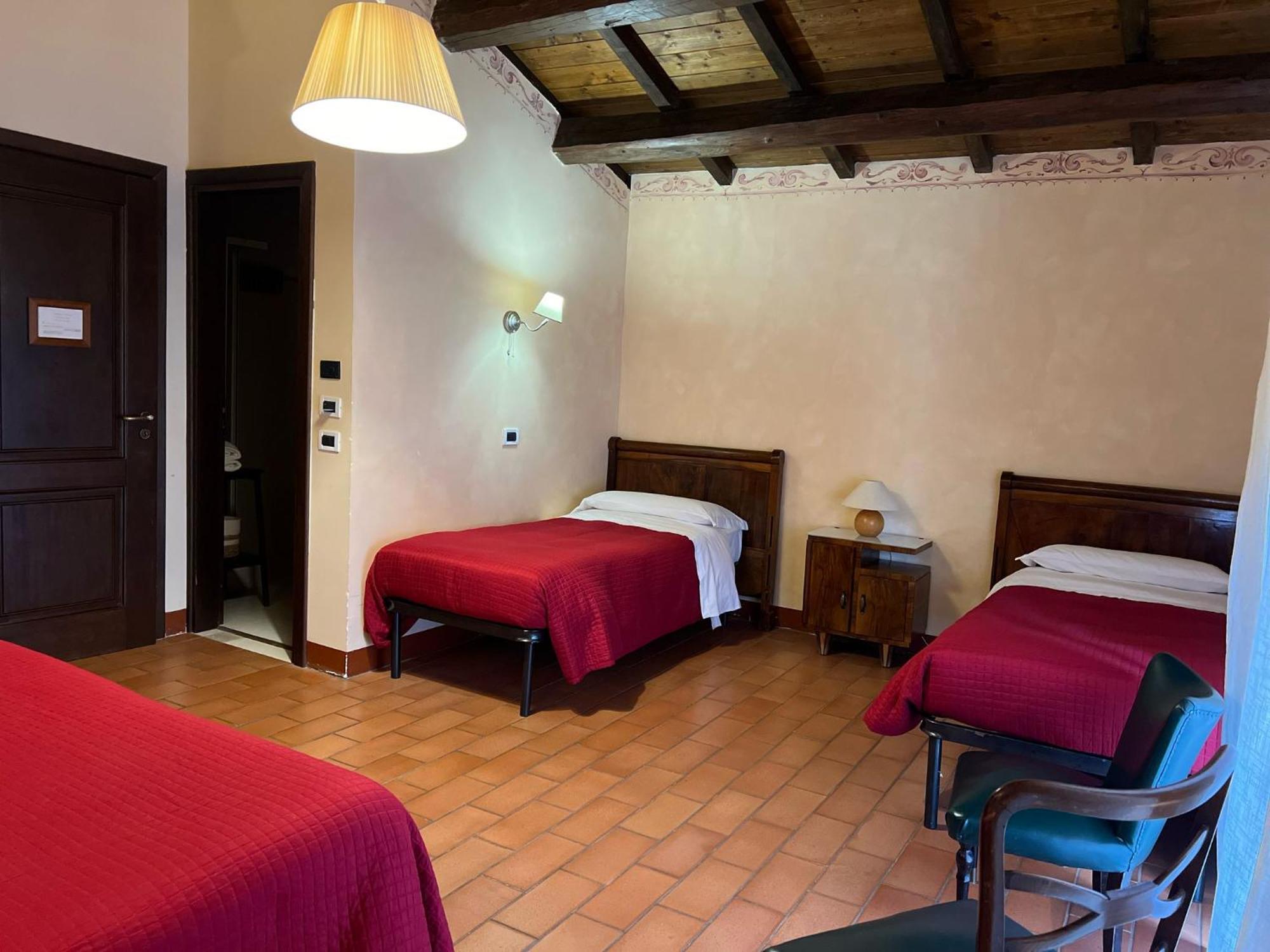 Locanda Sul Lago ซานโตสเตฟาโน ดิ เซสซานีโอ ภายนอก รูปภาพ