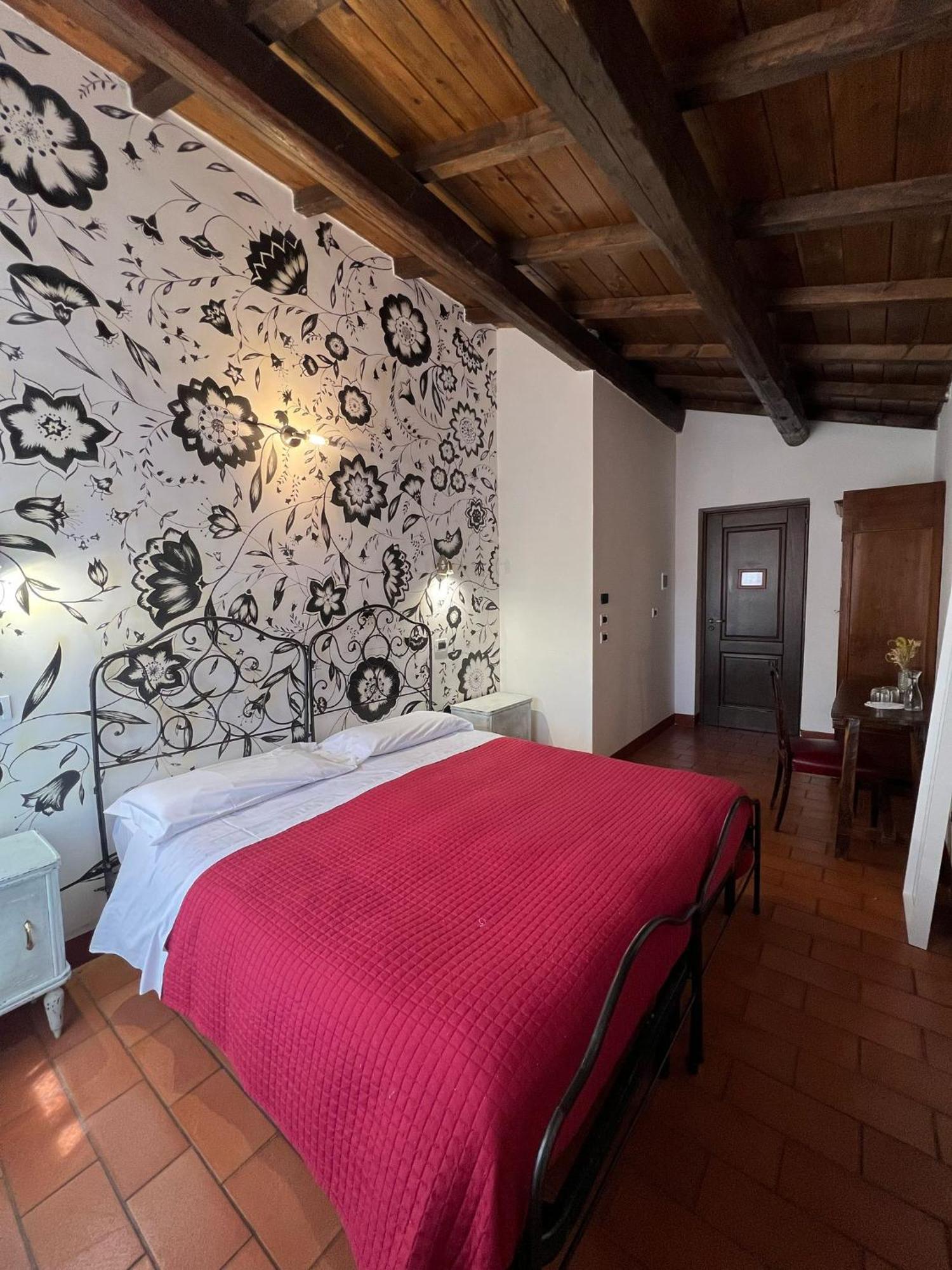 Locanda Sul Lago ซานโตสเตฟาโน ดิ เซสซานีโอ ภายนอก รูปภาพ