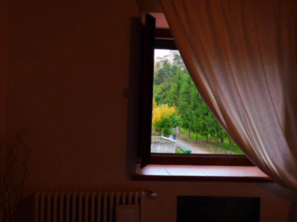 Locanda Sul Lago ซานโตสเตฟาโน ดิ เซสซานีโอ ภายนอก รูปภาพ